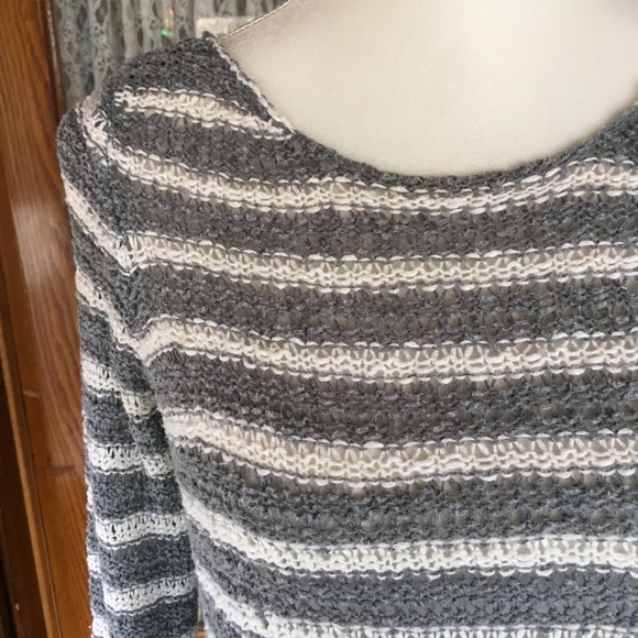 Hollister sweater gray white striped size Medium - Picture 3 of 8